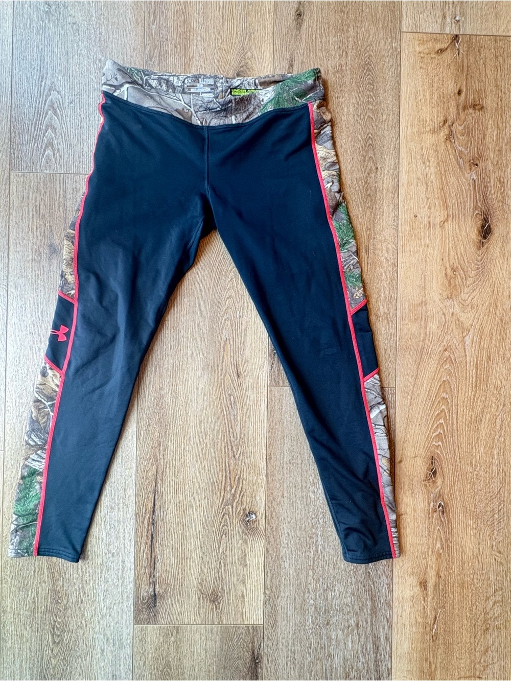 Under Armour Brown Camo ColdGear Leggings with Pink Trim Youth XL Compression